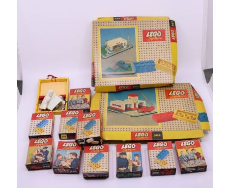 A quantity of vintage boxed lego and loose pieces&nbsp;