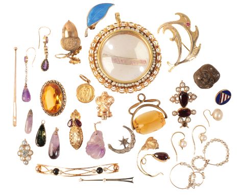 A COLLECTION OF JEWELSincluding an acorn pendant; together with a pair of amethyst and seed pearl drop earrings; a pair of pe