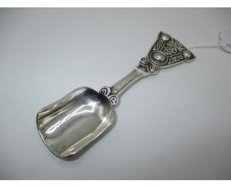 Alexander Ritchie Iona Silver Caddy Spoon, Tapering Handle with 3 Celtic Bosses and Interlaced Knotwork stamped AR, IONA, and