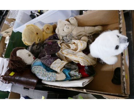 Box of vintage Teddy bears, rag dolls, soft toys, handbags, Middle Eastern puppet etc