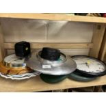 Mixed Lot: Assorted wall clocks