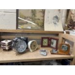 Mixed Lot: Various assorted mantel clocks and other items