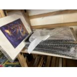 Mixed Lot: Assorted pictures