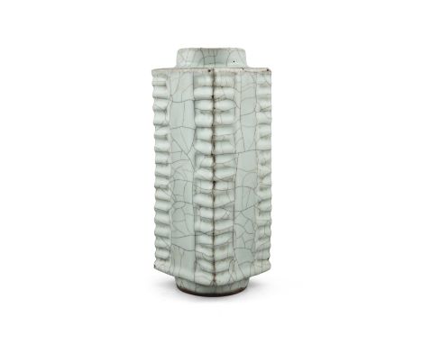 *A GE OR GEYAO TYPE CRACKLED CELADON GLAZED PORCELAIN VASE OF ARCHAISTIC CONG SHAPECHINA, 20th century.仿古 哥窑琮式瓶The foot and t