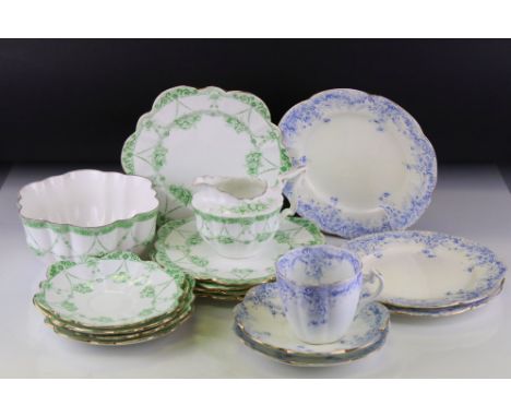 Early 20th century Wileman &amp; Sons ' The Foley China ' (pre-Shelley) Tea Ware in the Court Shape and Floral Chains pattern