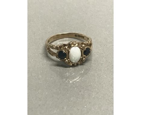 9CT GOLD OPAL RING