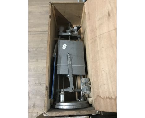 VINTAGE COMPRESSION TESTER IN BOX