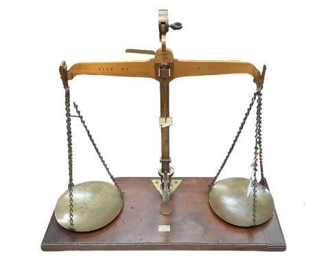 Large set of Edwardian brass and mahogany 7lb scales by De Grave &amp; Co, various registration marks, marked for 'City of Wa