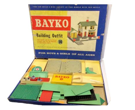 Bayko building sets No.13c, No.13 &amp; No.14, plus other loose items (1 box)