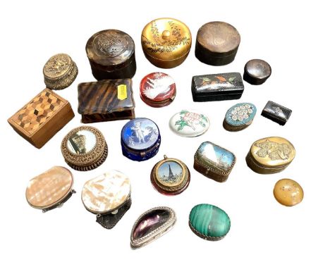 Collection of antique and later trinket and snuff boxes, two vintage mother of pearl shell purses, souvenir boxes, silver (92