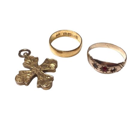 22ct gold wedding ring, yellow metal gem set ring (one stone missing) and Victorian yellow metal cross pendant22ct gold ring 