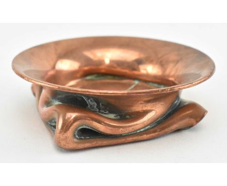 Broughton Copper Co. - an early 20th century Arts &amp; Crafts hand made copper trinket dish / ash tray. The dish of circular