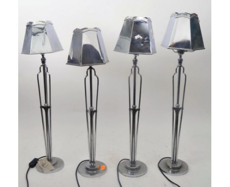 A set of four vintage 20th century chrome metal Machine Age style desk table lamps. Each lamp having a faceted hexagonal shad