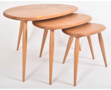 Lucian Ercolani for Ercol - Model 354 - A retro 1960s beech and elm blonde set of&nbsp; Pebble nesting tables. The nest of ta