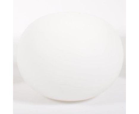 Jasper Morrison for Flos Lighting - Glo Ball S2 - A large retro 20th century Italian globe light ceiling fixtures. The shade 