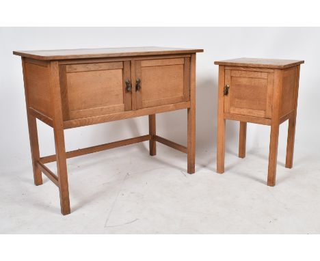 Gordon Russell - A vintage 20th century 1920s oak washstand cupboard and matching bedside. The washstand having an overhangin