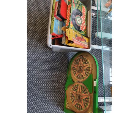 A collection of various games to include Roulette, Airfix SuperHovercraft, Bells’s ‘The Third Man’, and a Starsky &amp; Hutch