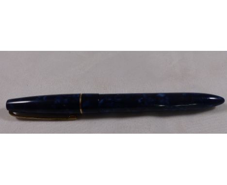 FOUNTAIN PEN. Blackbird fountain pen made by Swan with 14ct gold nib