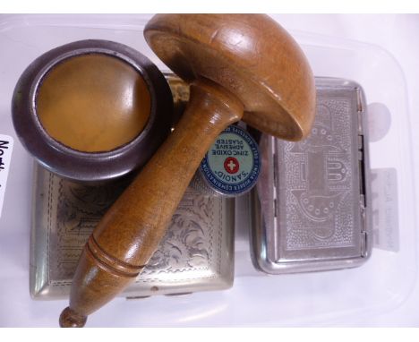 MIXED LOT OF COLLECTABLES. Mixed lot of collectables including snuff box etc