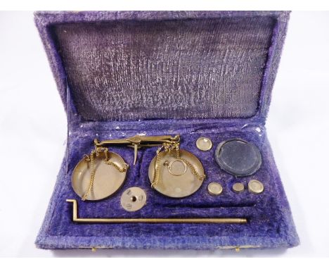 JEWELLERS BALANCE WEIGHTS. Vintage jewellers balance weights in case