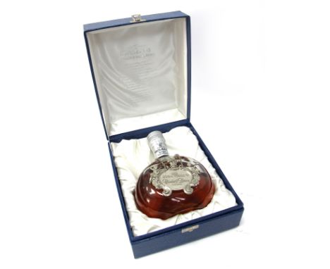Whisky - Whyte &amp; Mackay Blended Scotch Whisky De Luxe 12 Years Old, to celebrate the marriage of HRH The Prince of Wales 