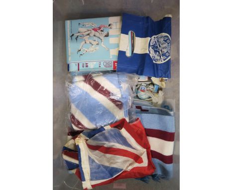 Manchester City F.C. An extensive collection of 1960s and later memorabilia, to include match programmes, supporters' magazin