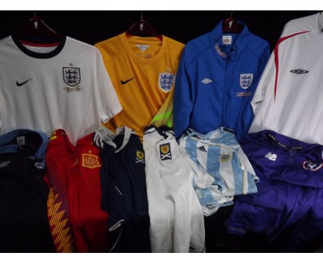 10 x International Football Kits. 5 x England Kits 2006 - 2014, Umbro/Nike, includes Black Away (GB-44), GK Away Yellow (M), 