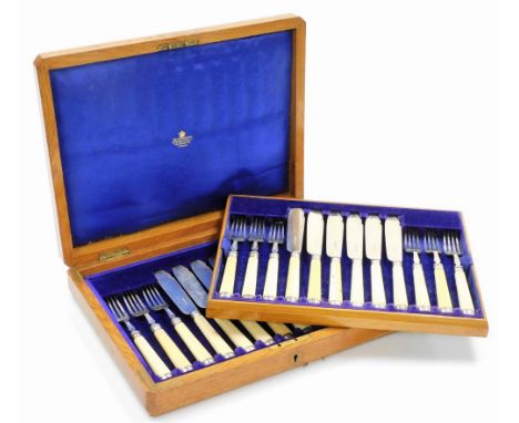 A silver and bone handled cased fish knife and fork set, twelve place settings with makers stamp GH, London, stamped Collingw