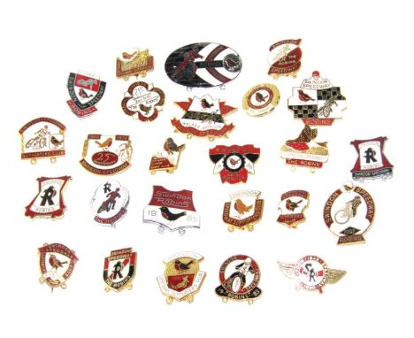 Vintage speedway enamel badges Swindon Robins, mainly 1980's, (25).