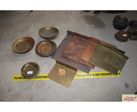 A quantity of various brass, copper and other scale trays and pans