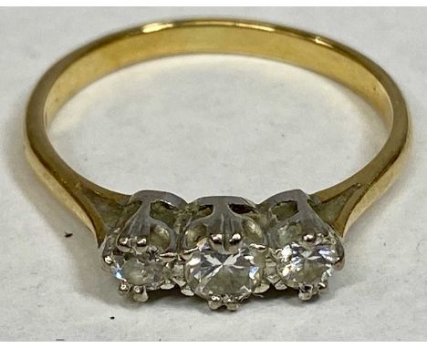 18CT GOLD THREE STONE DIAMOND RING, claw set inline coronet mount, 0.29ct approx. collective estimate, size mid O-P, 2.5gmsPr