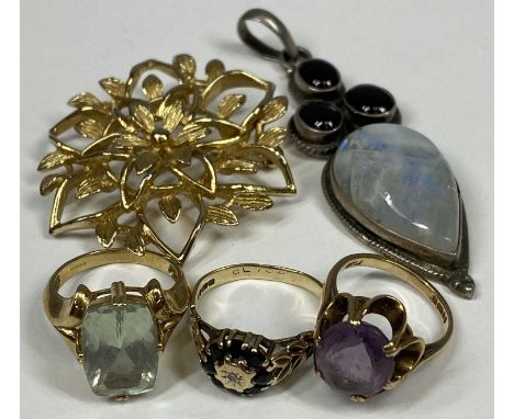 MIXED JEWELLERY LOT, 9ct yellow gold amethyst set ring, size L, 9ct yellow gold aquamarine set ring, size N, 9ct gold cluster