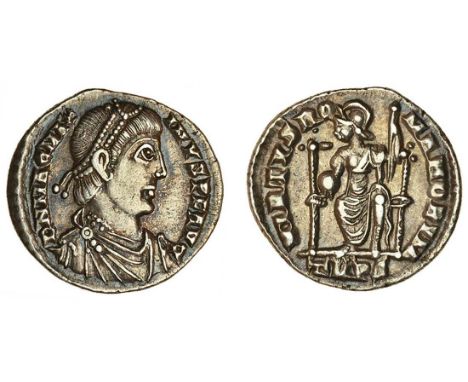 Magnus Maximus (383-388), AR Siliqua, Trier, pearl-diademed, draped and cuirassed bust right, rev. virtvs romanorvm, Roma sea