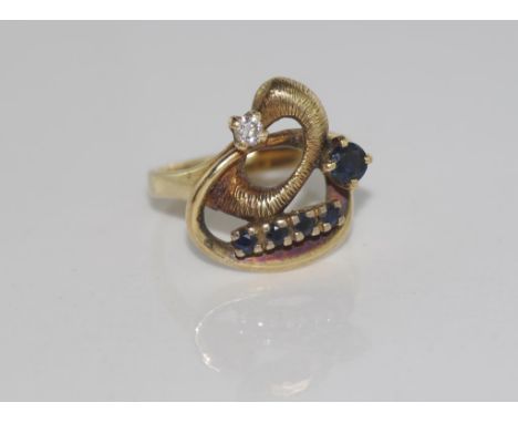 Unusual 9ct yellow gold, sapphire and diamond ring weight: approx 7.3 grams, size: R-S/9