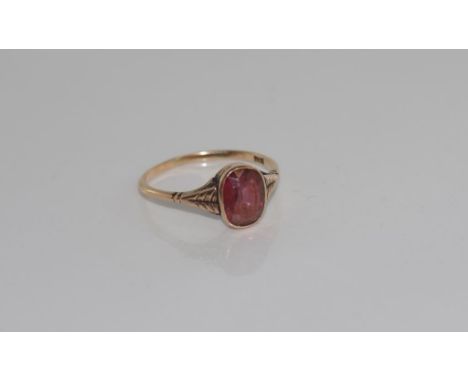 9ct rose gold ring with purple stone weight: approx 2 grams, size: R/8-9