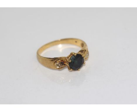 9ct yellow gold, stone set ring weight: approx 1.9 grams, size: L-M/6 (marked 9K and tested as 9ct)