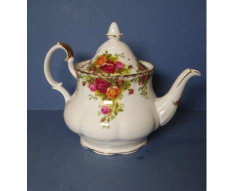 Royal Albert Old Country Roses teapot marked to base Made in England. H19cms approx.