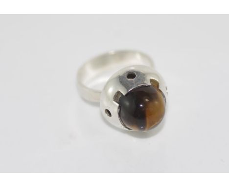 Silver modernist ring with tiger's eye marked 925, based on design by Martti Viikinniemi Finland, size: M-N/6