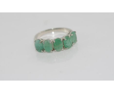 Silver and multi-emerald ring size: R/8