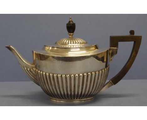 Edwardian sterling silver teapot London 1904, makers William Hutton & Sons. W596grams approx.