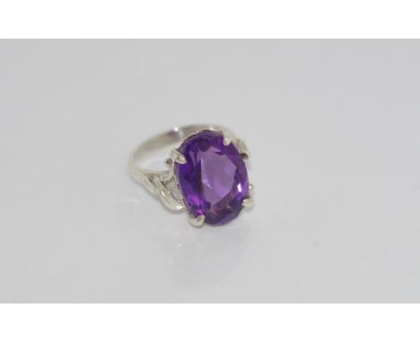 Silver and amethyst ring size: M-N/6