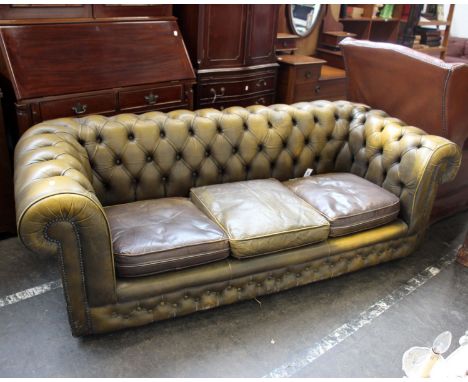 An early 20th century green leather Chesterfield three seat sofa with button back. 197cm(W) 68cm(H) 85cm(d)