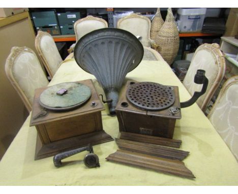 2 Vintage gramophones A/F