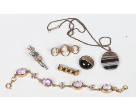 A collection of jewellery to include amethyst paste bracelet in yellow metal mount, triple cameo brooch, banded agate, etc.