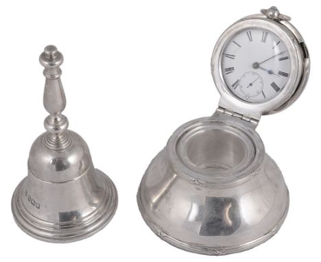 AN EDWARDIAN SILVER NOVELTY INKWELL CLOCK, HENRY MATTHEWS, BIRMINGHAM, 1908 capstan form, with ribbon-tied reeded rims, openi