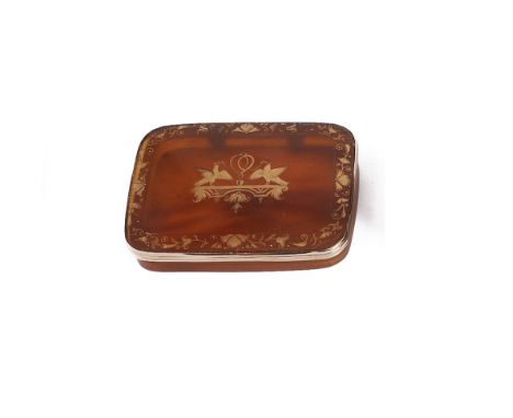˜A GOLD-MOUNTED BLOND TORTOISESHELL SNUFF BOX, UNMARKED, CONTINENTAL, CIRCA 1730 oblong, applied moulded border and hinge, th