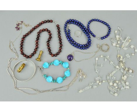 THIRTEEN ITEMS OF JEWELLERY to include a blue dyed cultured pearl necklace and matching bracelet, an expandable silver bangle