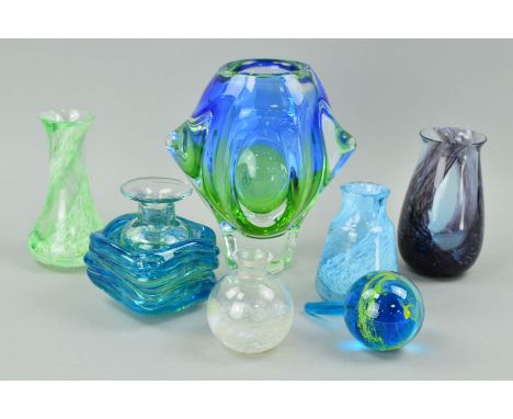 A SMALL GROUP OF GLASSWARE, to include Sklo Union Bulls-Eye lenses vase, approximate height 16.5cm, Mdina scent bottle and si