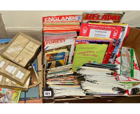 A QUANTITY OF FOOTBALL AND RUGBY PROGRAMES AND TICKET STUBBS, together with various cigarette cards and tea cards, to include