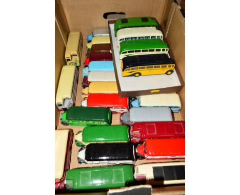 A QUANTITY OF UNBOXED AND ASSORTED CORGI CLASSICS DIECAST COACH MODELS, mixture of A.E.C. Regal, Bedford O.B. and Leyland Tig